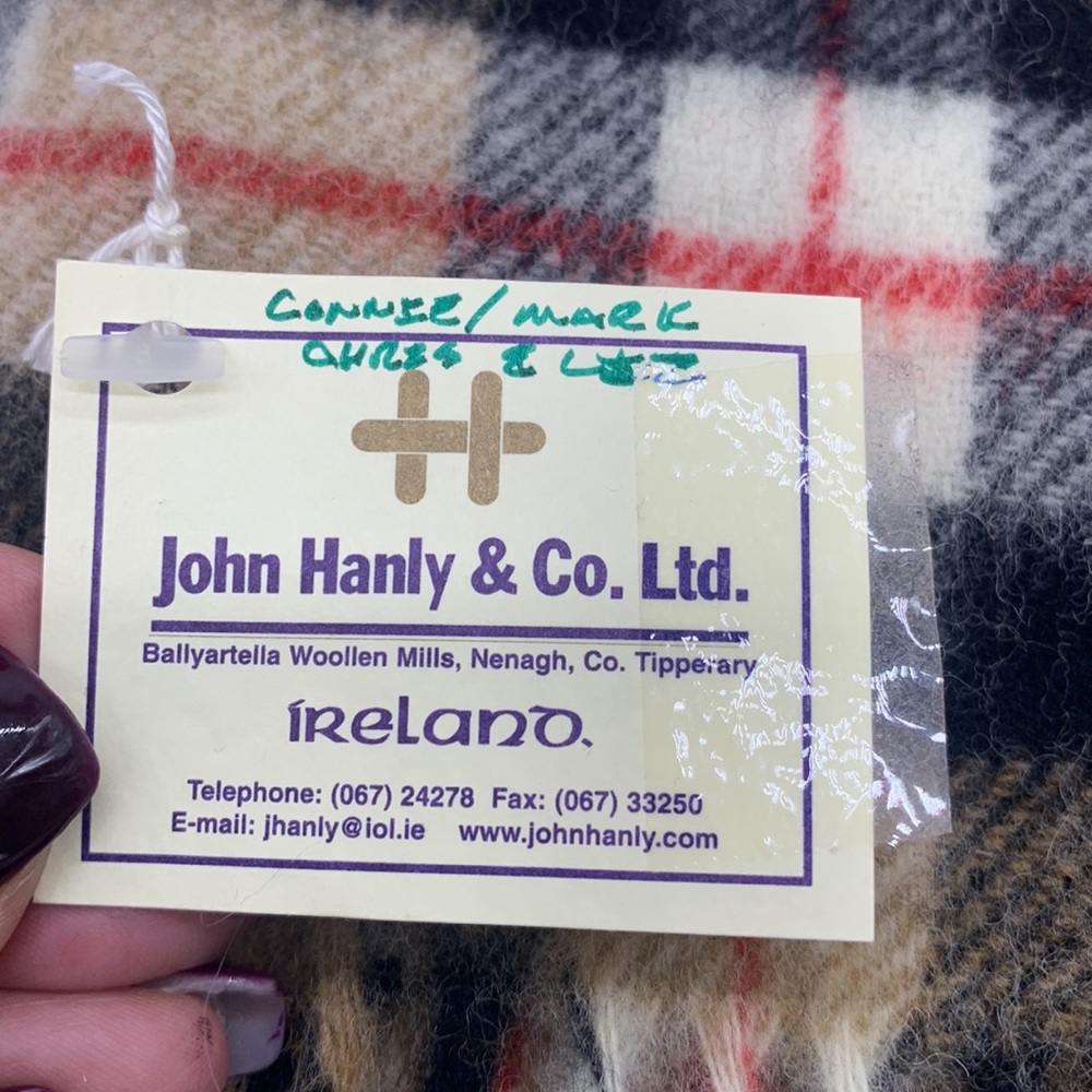 John Hanley & Co NWT Woolen Mills Lambswool Scarf NWT Tan Black Red - Picture 4 of 8